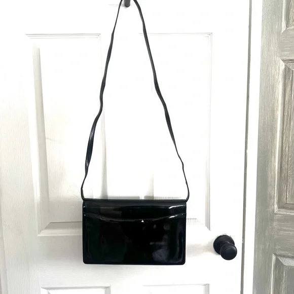 Vintage 1970s Gucci Black Patent Leather Clutch/ Adjustable Strap Bag - Picture 6 of 11